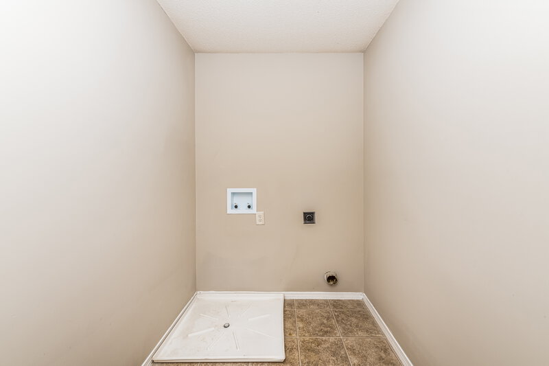 2,115/Mo, 1020 Gelfield Rd Knightdale, NC 27545 Laundry Room View