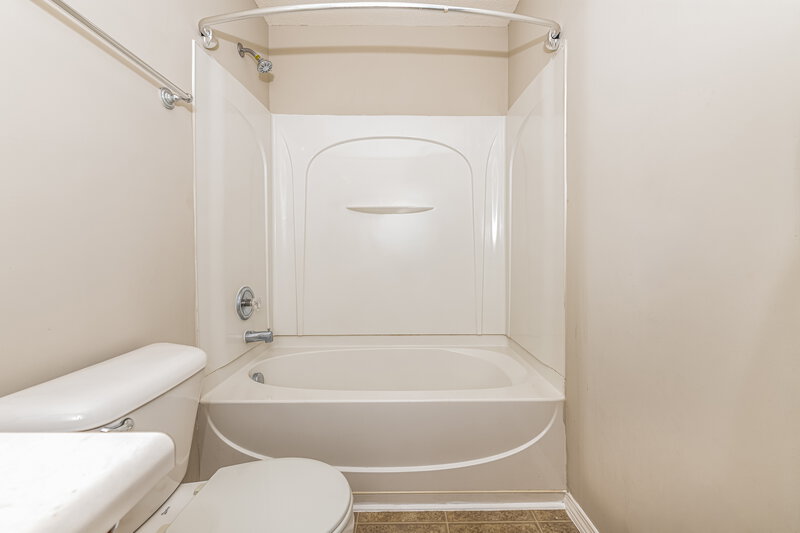 2,115/Mo, 1020 Gelfield Rd Knightdale, NC 27545 Bathroom View