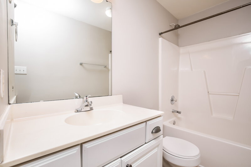 1,815/Mo, 305 Occidental Drive Holly Springs, NC 27540 Bathroom View 2