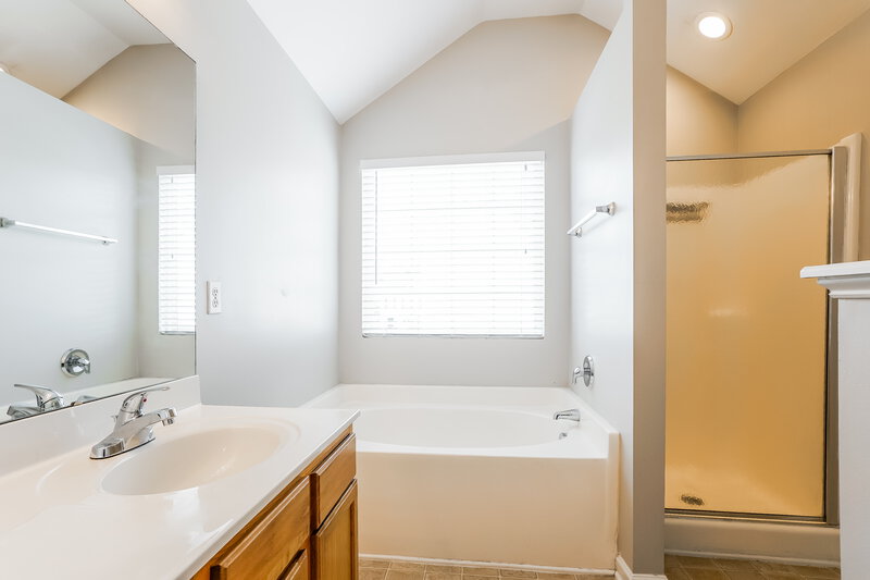 1,870/Mo, 1112 Lombar Street Raleigh, NC 27610 Main Bathroom View