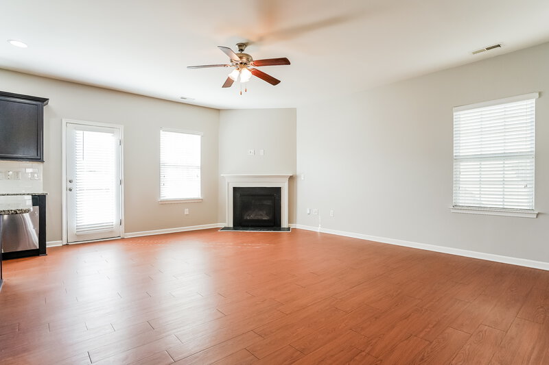 2,325/Mo, 97 Gaillardia Way Clayton, NC 27527 Living Room View