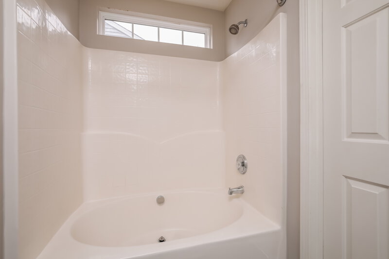 1,855/Mo, 2007 Gushing Dr Raleigh, NC 27610 Main Bathroom View 2