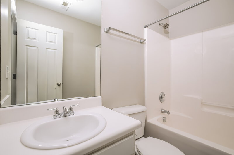 1,855/Mo, 2007 Gushing Dr Raleigh, NC 27610 Bathroom View