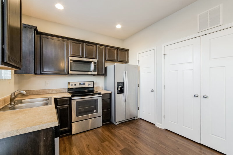 2,700/Mo, 195 Callahan Trail Garner, NC 27529 Kitchen View 2