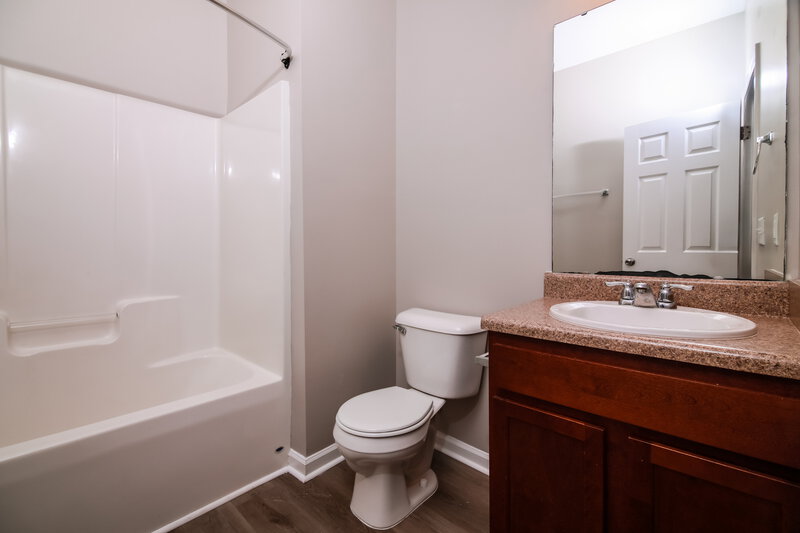 2,420/Mo, 3605 Morman Springs Lane Raleigh, NC 27610 Main Bathroom View