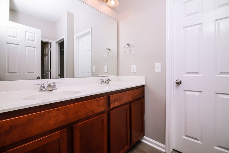 2,420/Mo, 3605 Morman Springs Lane Raleigh, NC 27610 Main Bathroom View 2