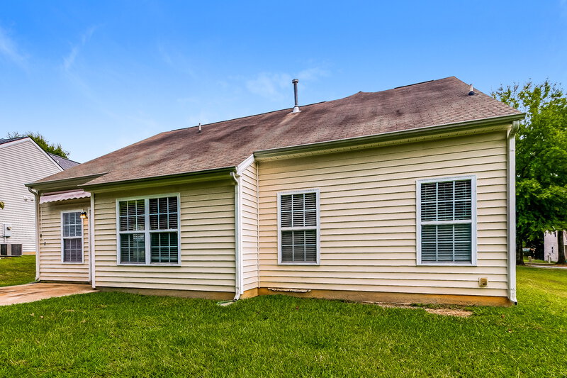 1,835/Mo, 826 Red Oak Tree Drive Fuquay Varina, NC 27526 Rear View