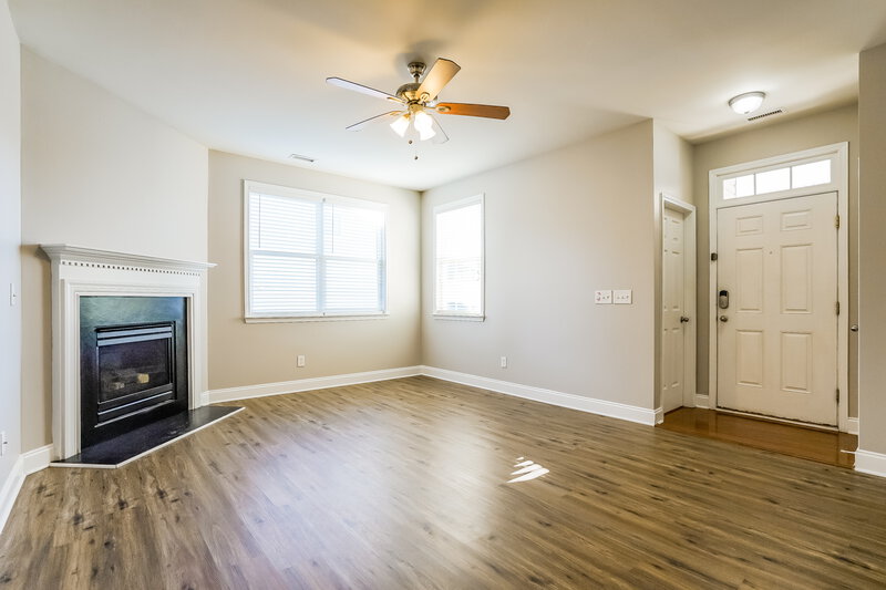 1,715/Mo, 674 Averasboro Drive Clayton, NC 27520 Living Room View 2