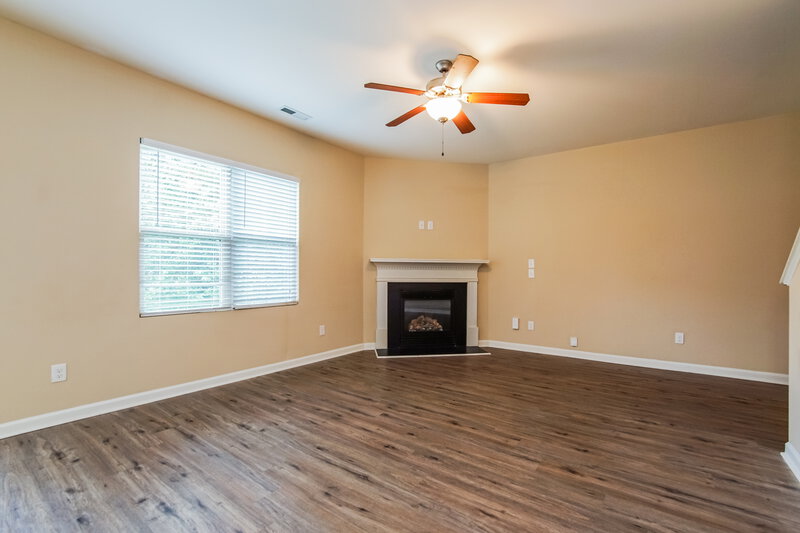 1,840/Mo, 905 Skinner Drive Raleigh, NC 27610 Living Room View