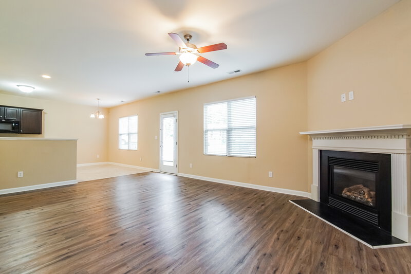 1,840/Mo, 905 Skinner Drive Raleigh, NC 27610 Living Room View 3