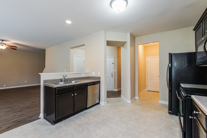 1,840/Mo, 905 Skinner Drive Raleigh, NC 27610 Kitchen View