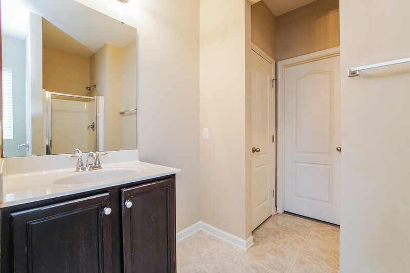 1,840/Mo, 905 Skinner Drive Raleigh, NC 27610 Main Bathroom View