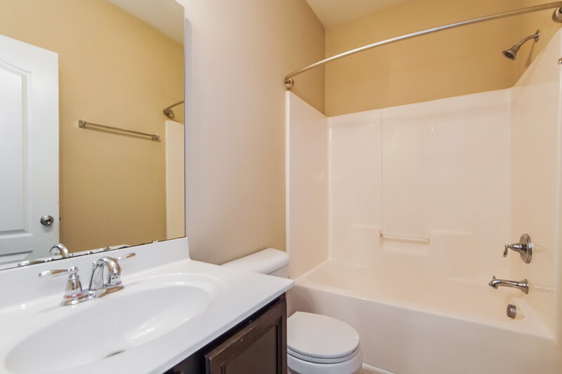 1,840/Mo, 905 Skinner Drive Raleigh, NC 27610 Bathroom View