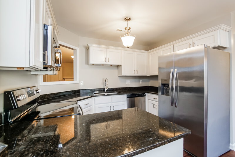 1,765/Mo, 4012 Mindspring Drive Raleigh, NC 27610 Kitchen View