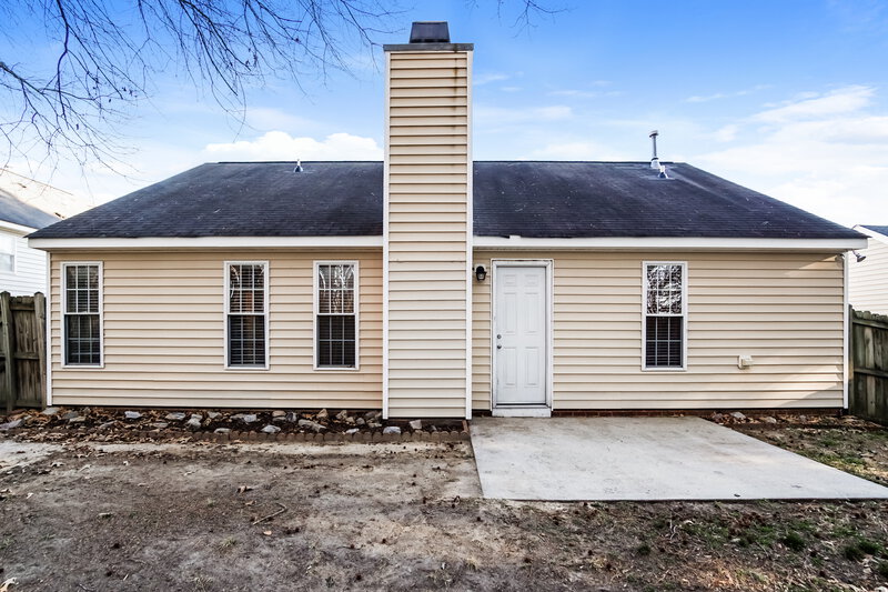 1,765/Mo, 4012 Mindspring Drive Raleigh, NC 27610 Rear View