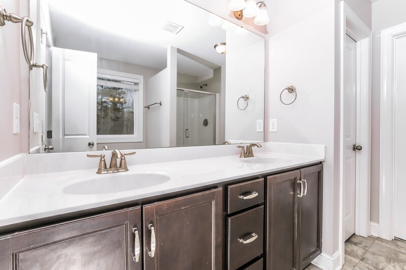 2,275/Mo, 190 Grey Hawk Drive Garner, NC 27529 Main Bathroom View