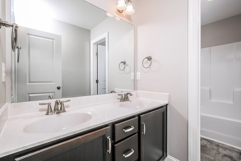 2,275/Mo, 190 Grey Hawk Drive Garner, NC 27529 Bathroom View