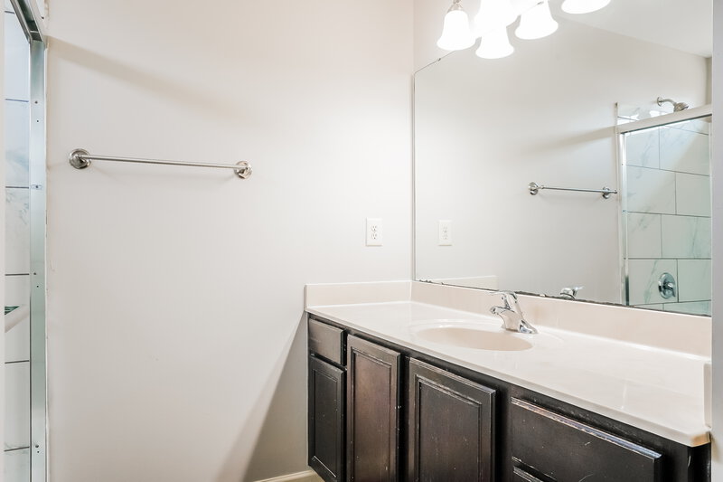 1,935/Mo, 205 Callahan Trail Garner, NC 27529 Main Bathroom View