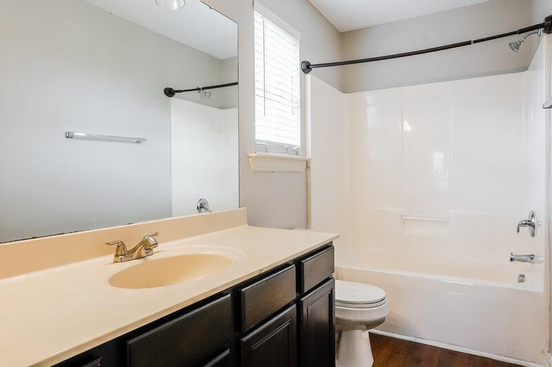 1,935/Mo, 205 Callahan Trail Garner, NC 27529 Bathroom View