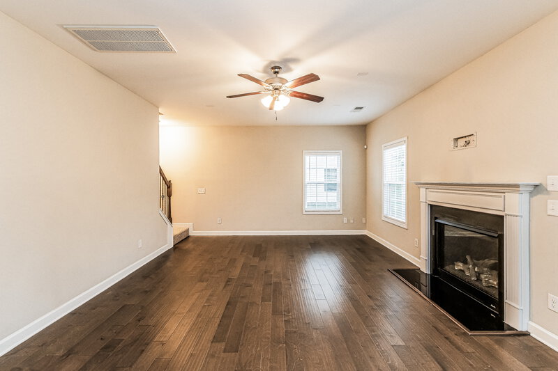 2,085/Mo, 252 Lanier Pl Clayton, NC 27527 Living Room View