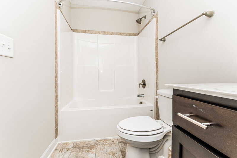 2,085/Mo, 252 Lanier Pl Clayton, NC 27527 Bathroom View 2