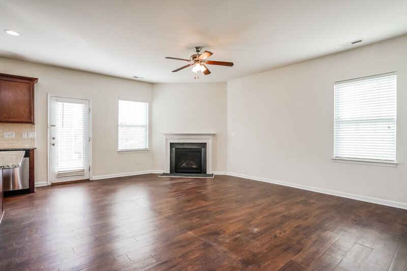 2,245/Mo, 657 Rose Mallow Drive Zebulon, NC 27597 Living Room View 2