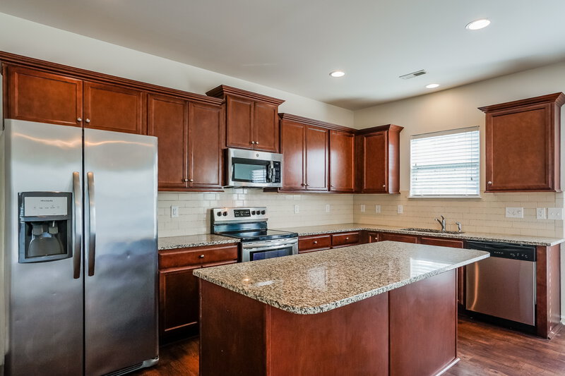 2,245/Mo, 657 Rose Mallow Drive Zebulon, NC 27597 Kitchen View