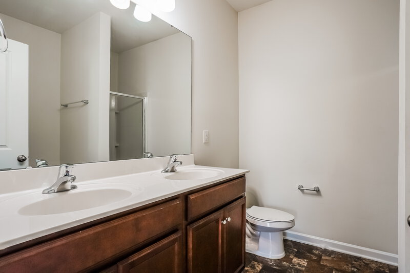 2,245/Mo, 657 Rose Mallow Drive Zebulon, NC 27597 Main Bathroom View