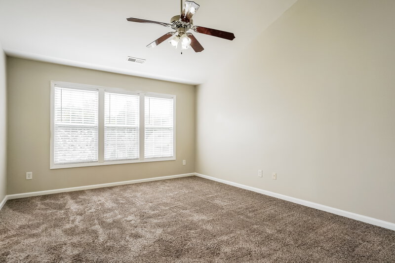 2,255/Mo, 8015 Willowglen Drive Raleigh, NC 27616 Main Bedroom View