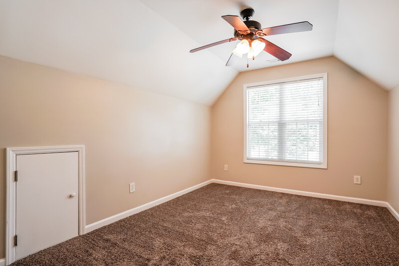 2,255/Mo, 8015 Willowglen Drive Raleigh, NC 27616 Bedroom View