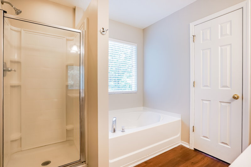 2,260/Mo, 3149 Varcroft Road Knightdale, NC 27545 Main Bathroom View