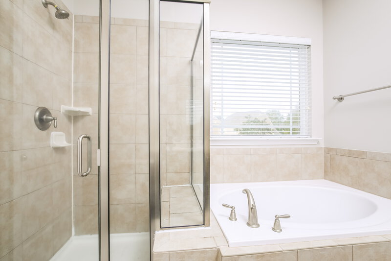 2,045/Mo, 150 Callahan Trail Garner, NC 27529 Main Bathroom View 2