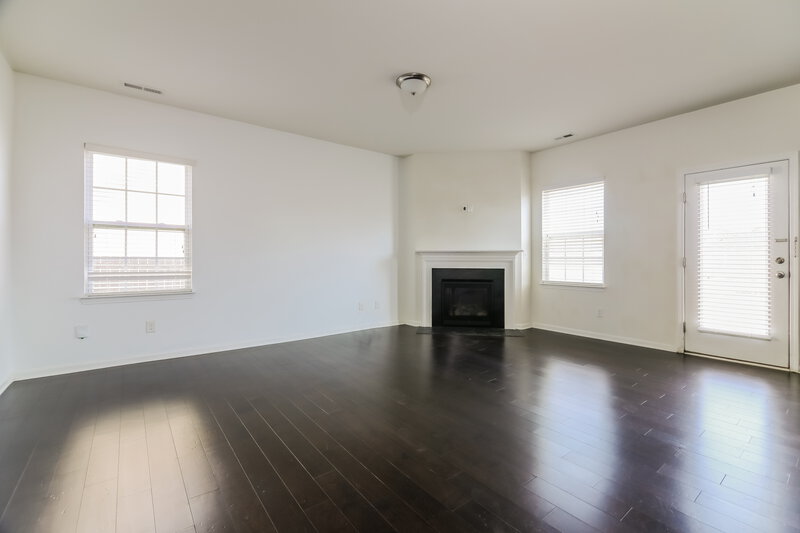 2,040/Mo, 721 Rose Mallow Drive Zebulon, NC 27597 Living Room View