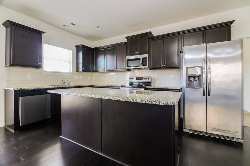 2,040/Mo, 721 Rose Mallow Drive Zebulon, NC 27597 Kitchen View