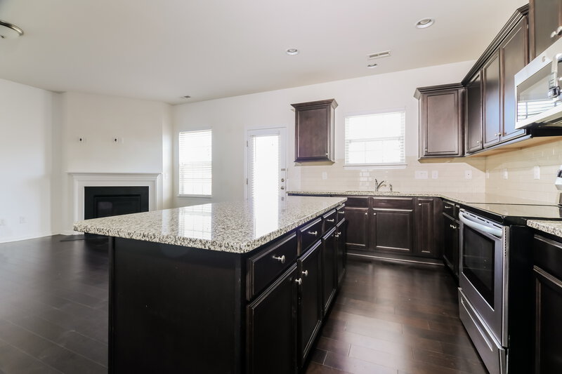 2,040/Mo, 721 Rose Mallow Drive Zebulon, NC 27597 Kitchen View 2