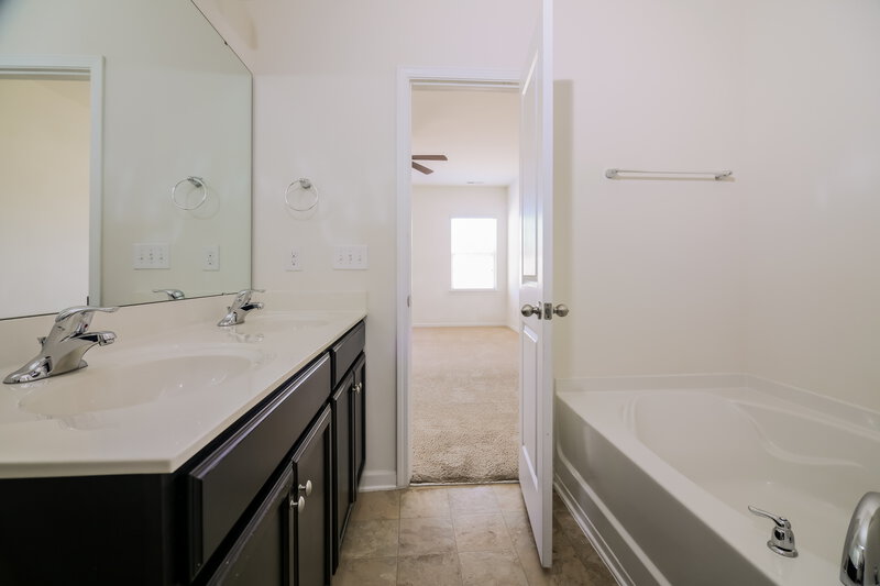 2,040/Mo, 721 Rose Mallow Drive Zebulon, NC 27597 Main Bathroom View 2