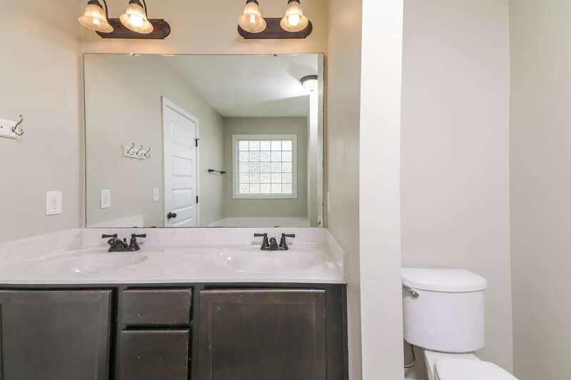 2,115/Mo, 109 W Webber Lane Clayton, NC 27527 Main Bathroom View 2