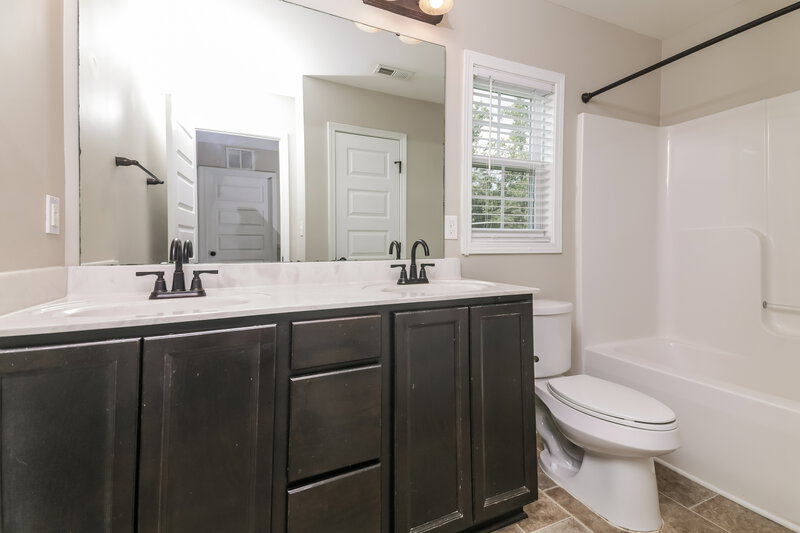2,115/Mo, 109 W Webber Lane Clayton, NC 27527 Bathroom View