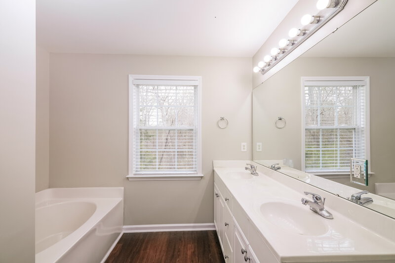 2,355/Mo, 318 Jewel Haven Way Knightdale, NC 27545 Main Bathroom View