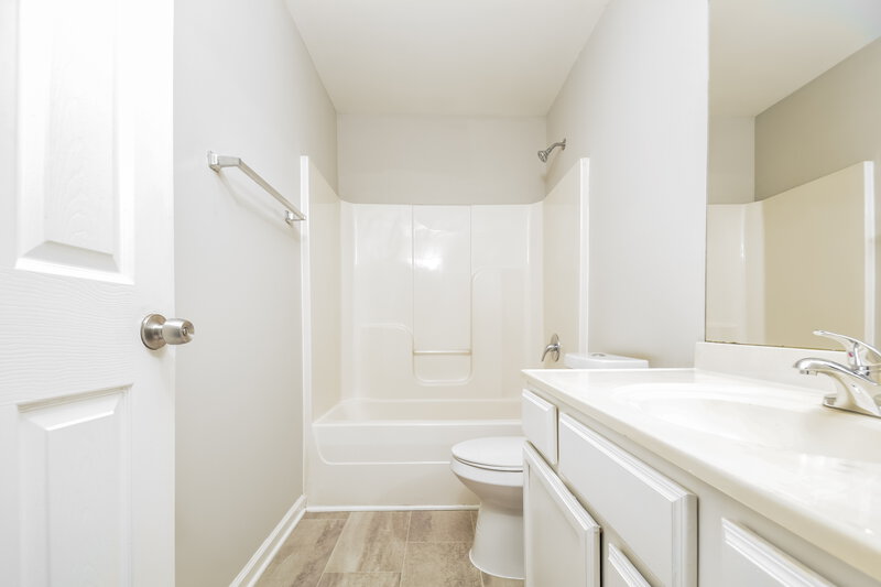 2,200/Mo, 3729 Chancellorsville Court Raleigh, NC 27610 Bathroom View