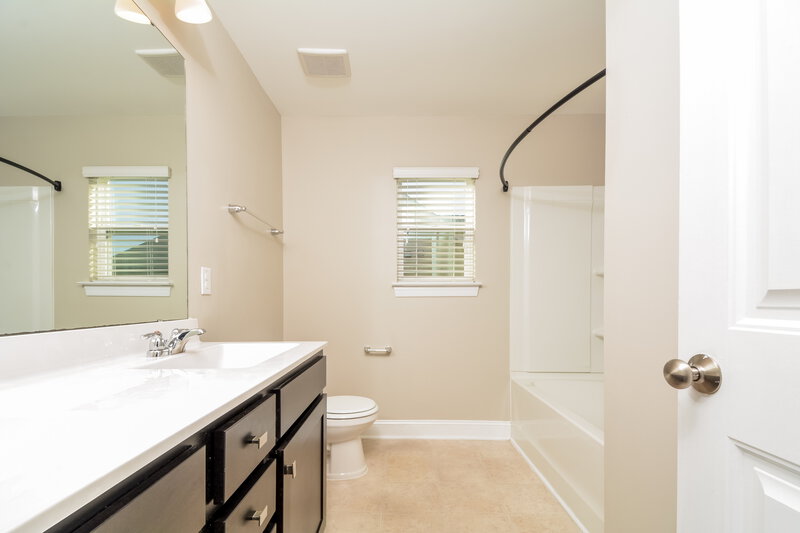 1,990/Mo, 69 Roterham Drive Clayton, NC 27527 Bathroom View