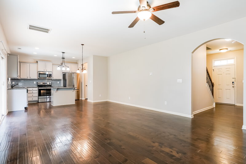 2,450/Mo, 244 E Webber Lane Clayton, NC 27527 Living Room View 3