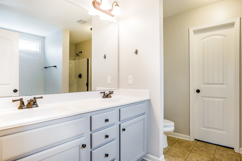 2,450/Mo, 244 E Webber Lane Clayton, NC 27527 Bathroom View