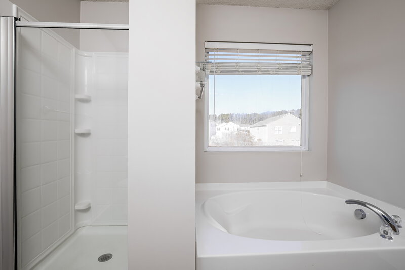 2,095/Mo, 953 Mailwood Drive Knightdale, NC 27545 Main Bathroom View 2