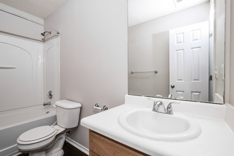 2,095/Mo, 953 Mailwood Drive Knightdale, NC 27545 Bathroom View