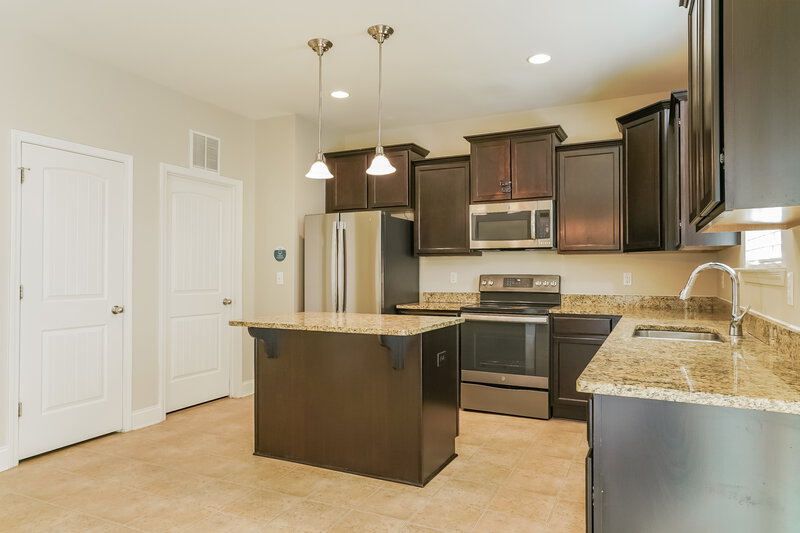 2,100/Mo, 158 Outwater Ridge Drive Garner, NC 27529 Kitchen View 2