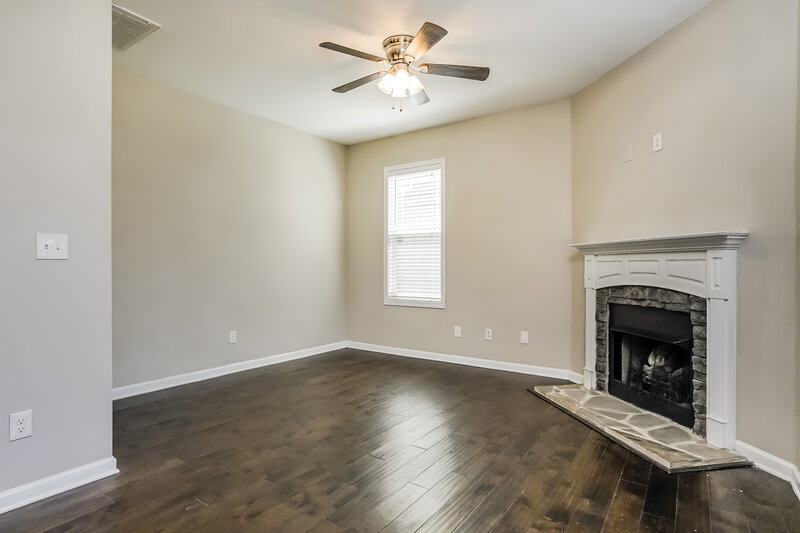 1,910/Mo, 241 Balboa Parkway Clayton, NC 27520 Living Room View