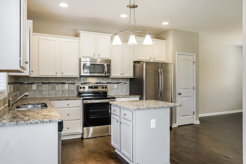 1,910/Mo, 241 Balboa Parkway Clayton, NC 27520 Kitchen View