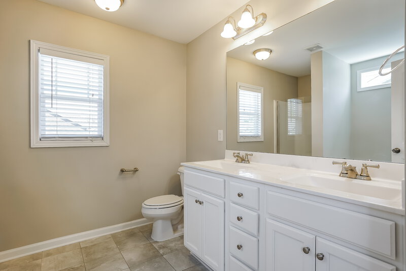 1,910/Mo, 241 Balboa Parkway Clayton, NC 27520 Main Bathroom View