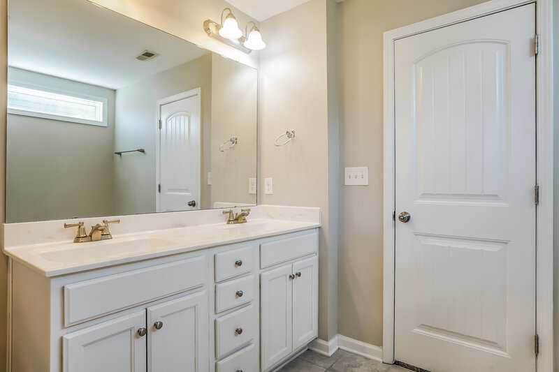 1,910/Mo, 241 Balboa Parkway Clayton, NC 27520 Bathroom View